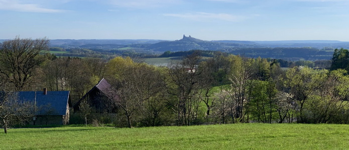 Cestou zpět do Prahy jsme ještě neodolali si vyfotit panorama s Troskami